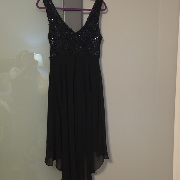 Le Chateau Fully Lined Black Sheer Dress With Sequins - Picture 3 of 4